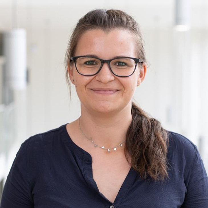 Dr. Lea Schönherr
